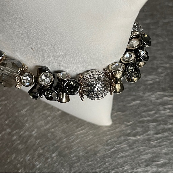 Gorgeous Stretch Bracelet, Beaded. NWOT - Picture 3 of 13